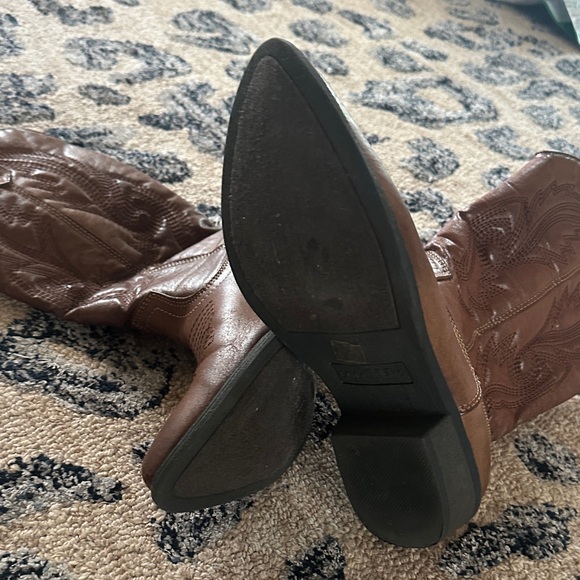 Coconuts by Matisse Brown Heeled Boots - Picture 3 of 4